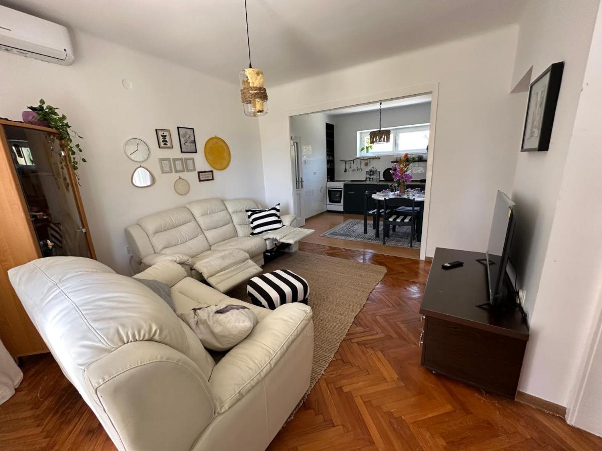 Cosy Family Apartment Marina Kastela Near Airport Eksteriør bilde